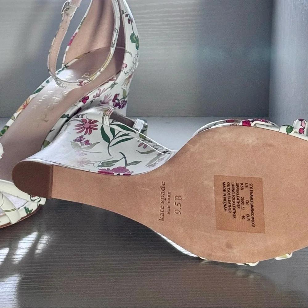 Kate Spade New York Flamenco Floral Bow Wedge LeatherSandals - White and color - Picture 6 of 9